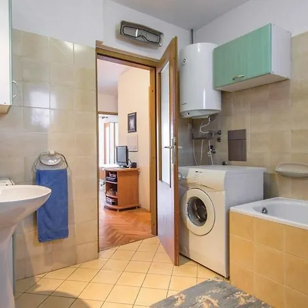 Apartment With A Parking Space - 20545 Rovinj